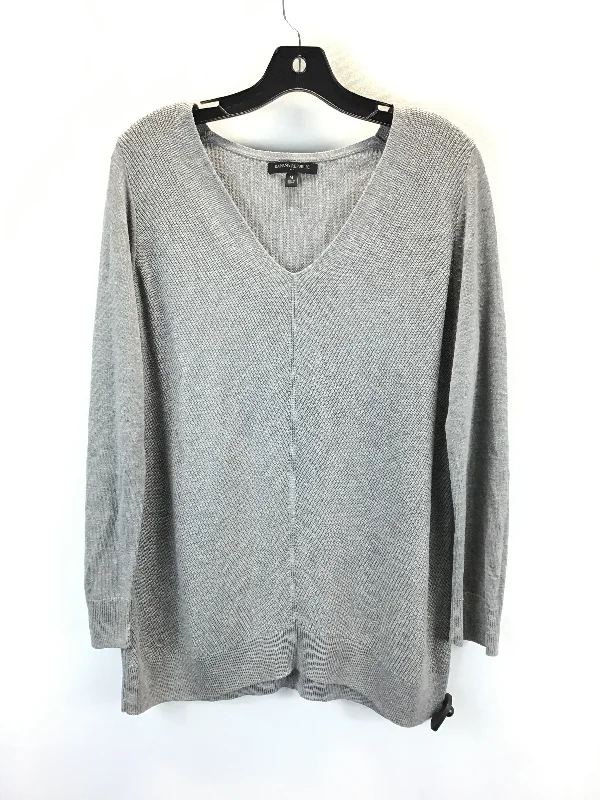 Sweater By Banana Republic In Grey, Size: M