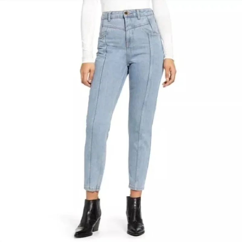 Yoke Bleach High Rise Light Wash Mom Jeans In Blue